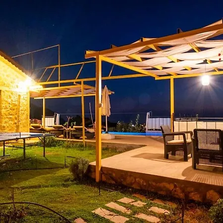 ヴィラ Panoromik Deniz Manzarasi Hilal *